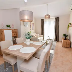 Amico Apartment